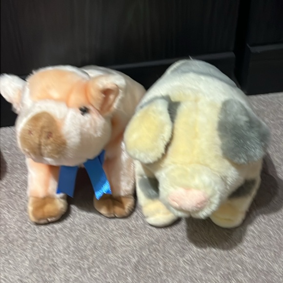 Pig plush bundle - Picture 3 of 5